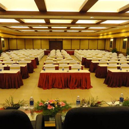 The Grand Regent Hotel Coimbatore Buitenkant foto
