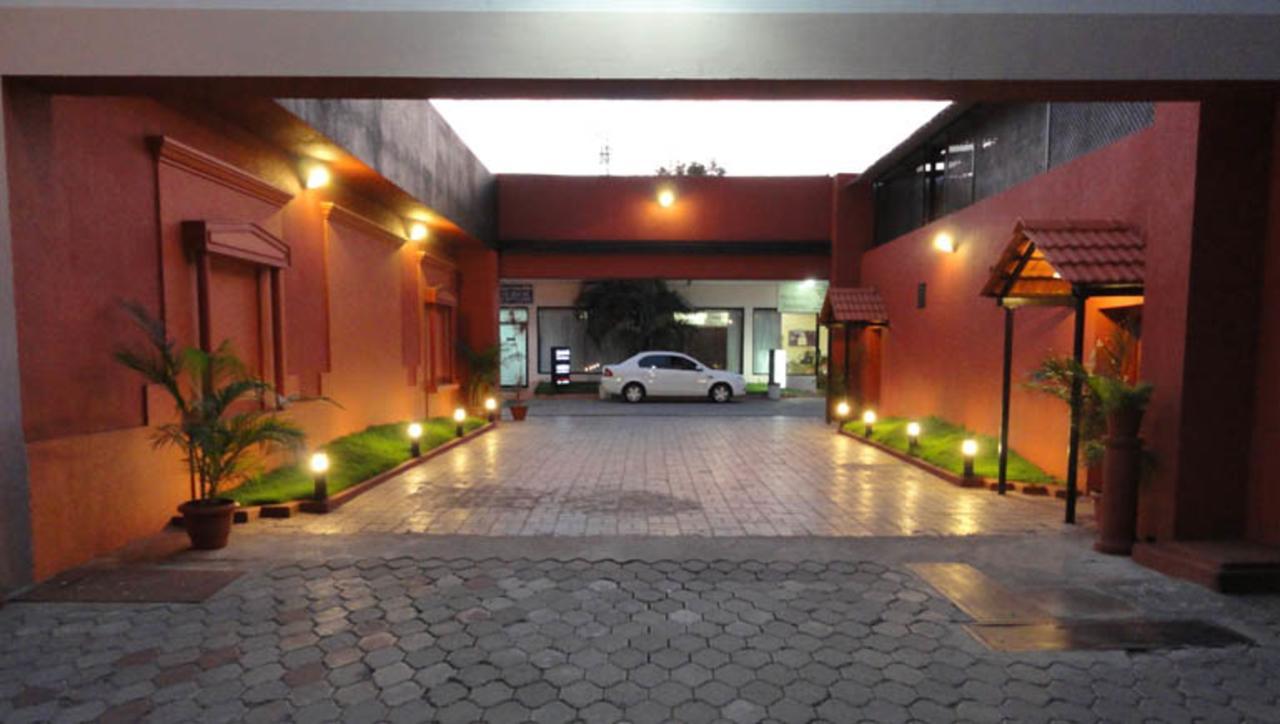 The Grand Regent Hotel Coimbatore Buitenkant foto